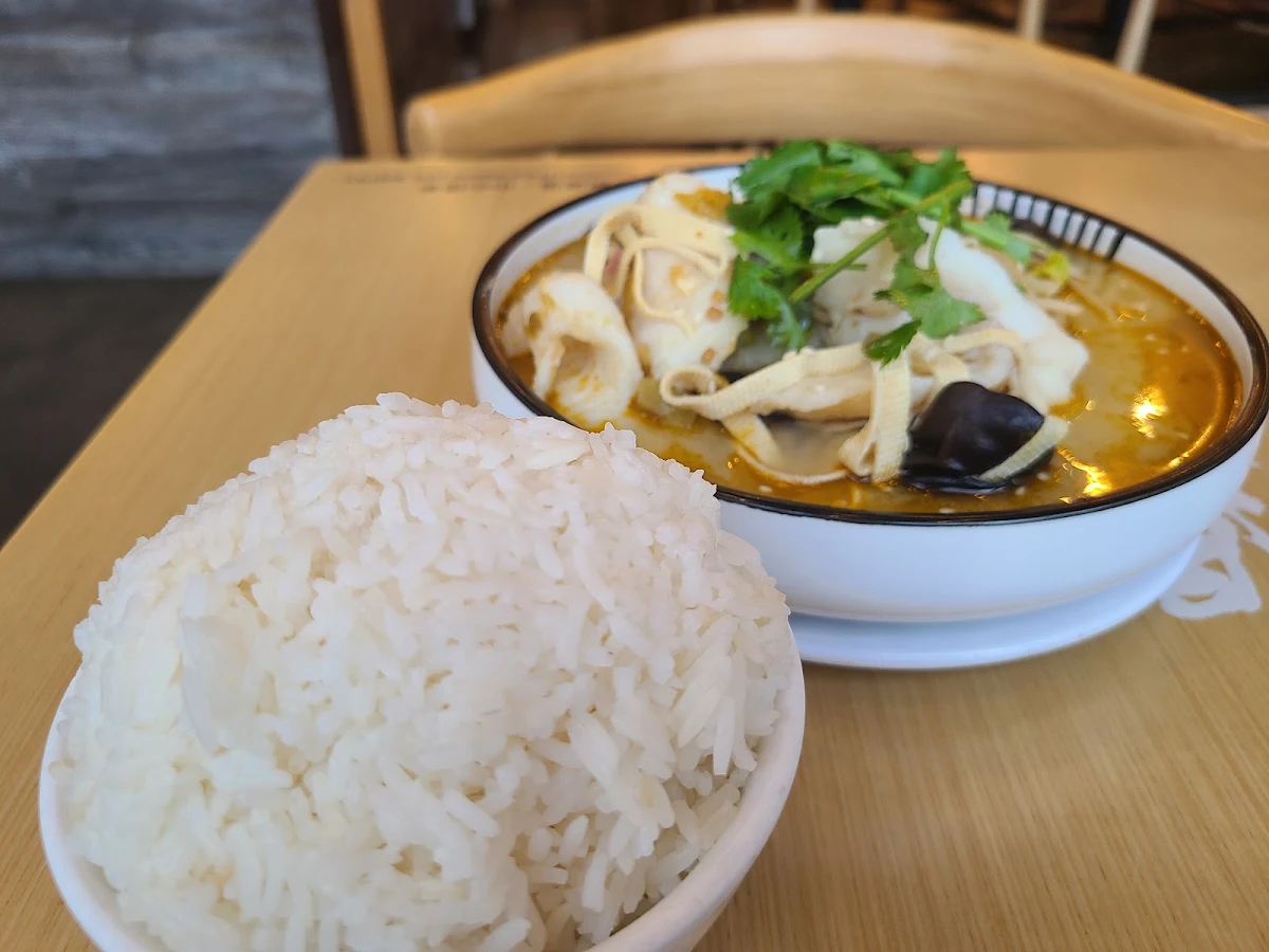 酸菜鱼饭, Shi MiaoDao (Ten Seconds) Yunnan Rice Noodle (Scarborough) 十秒到云南过桥米线